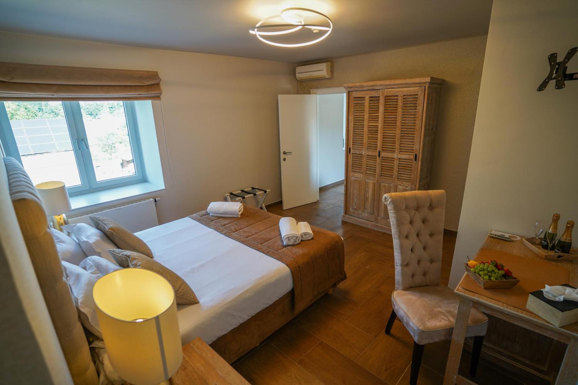Hotel Au Comte De Mercy Oupeye Habitación foto